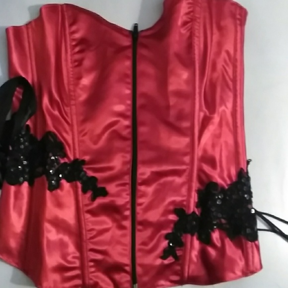 Corset - Picture 1 of 1